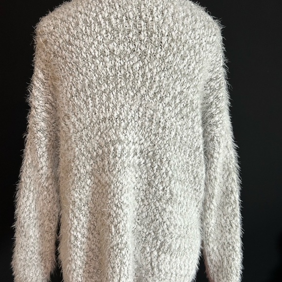 Altar’d State Cozy White & Gray Sweater - Picture 4 of 6